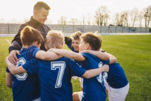 4-Key-Factors-to-Consider-When-Choosing-A-Grassroots-Football-Team